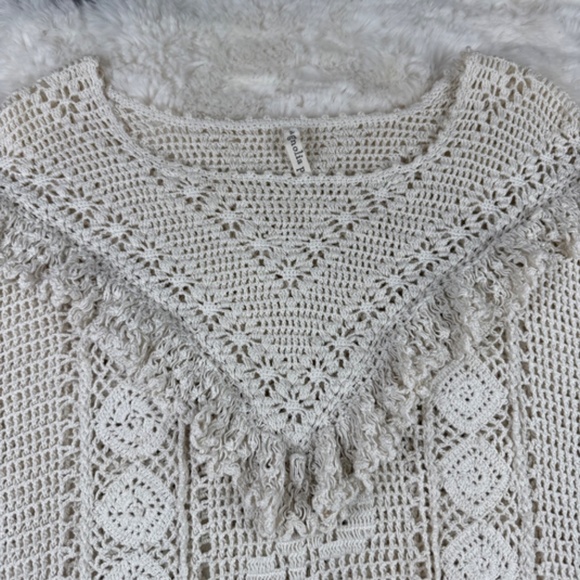 Magnolia Pearl Women's Eyelet Crochet Sweater Blouse One Size Fits Most - Picture 3 of 10